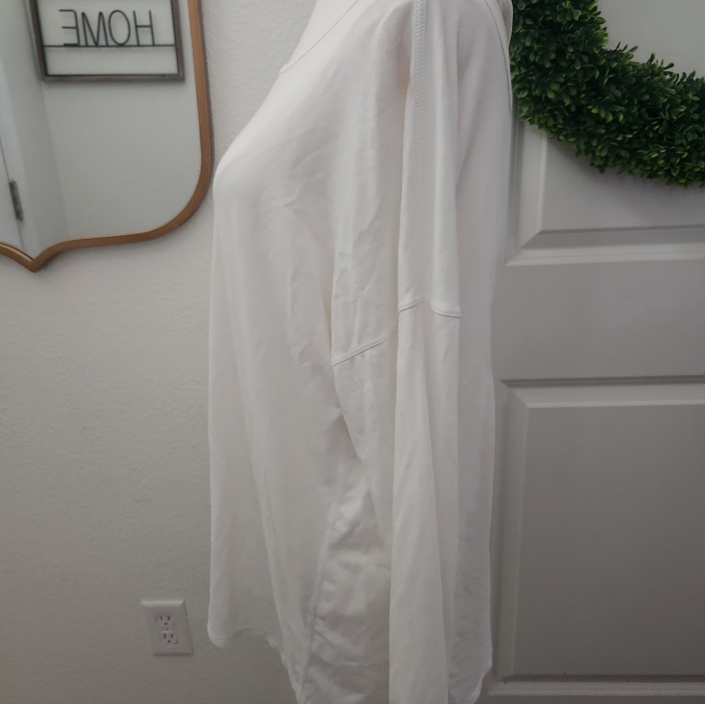 Lululemon Back Cutout Top - Picture 4 of 7